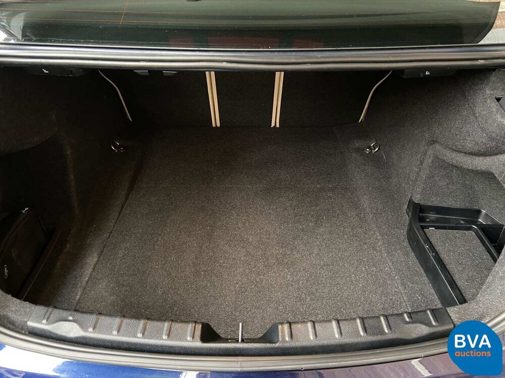 BMW Alpina B3 Bi-Turbo Limousine F30 xDrive Akrapovic 409 PS 2013, niederländisches Kennzeichen.