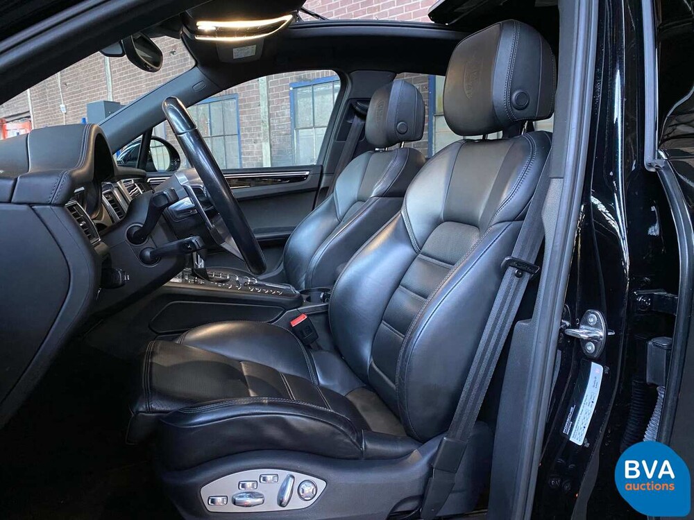 Porsche Macan S 3.0D 258hp Warranty 2014, GP-055-R.