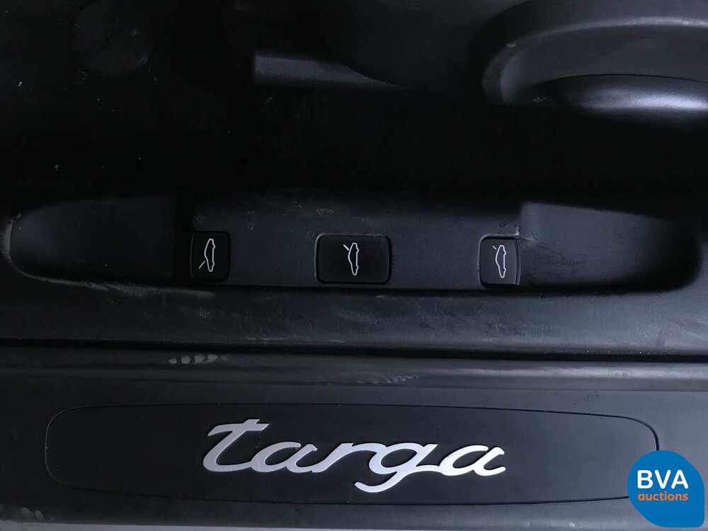 Porsche 911 Targa 3.6 320 PS 2002.