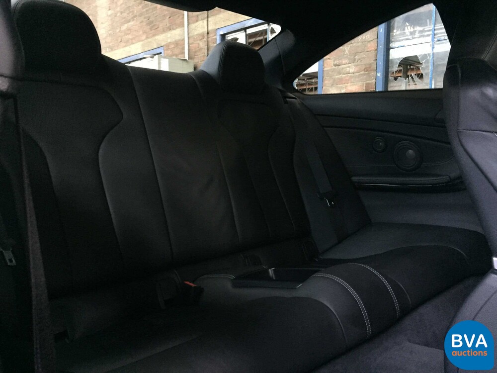 BMW M4 Competition 450pk Drivelogic Coupe 4-serie 2018 M-Performance