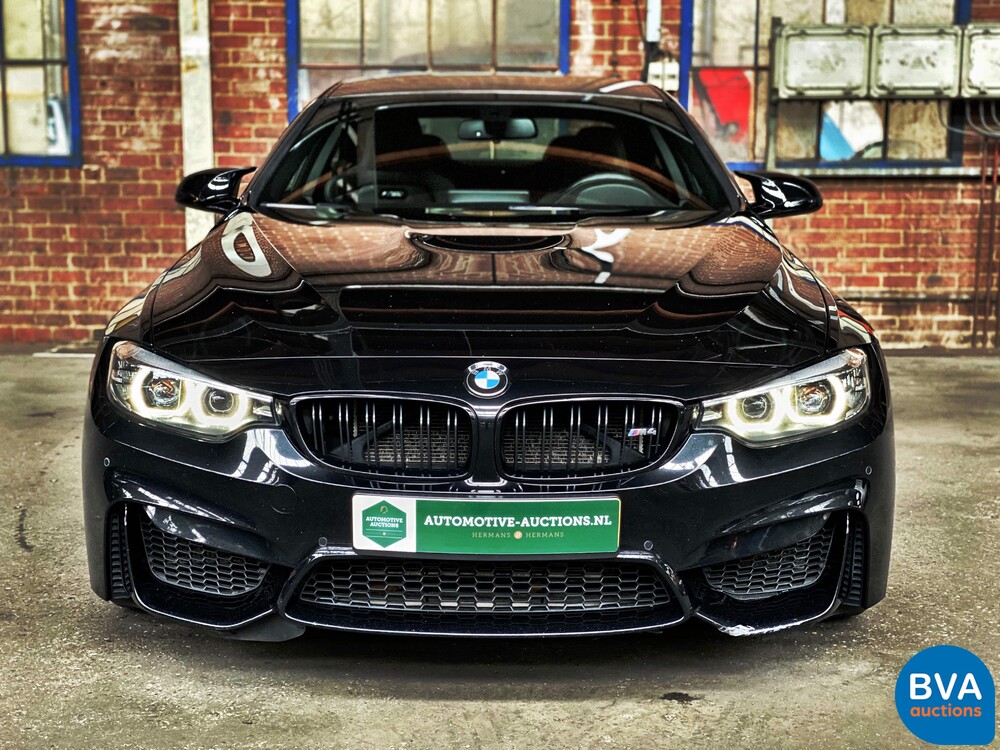 BMW M4 Competition 450pk Drivelogic Coupe 4-serie 2018 M-Performance