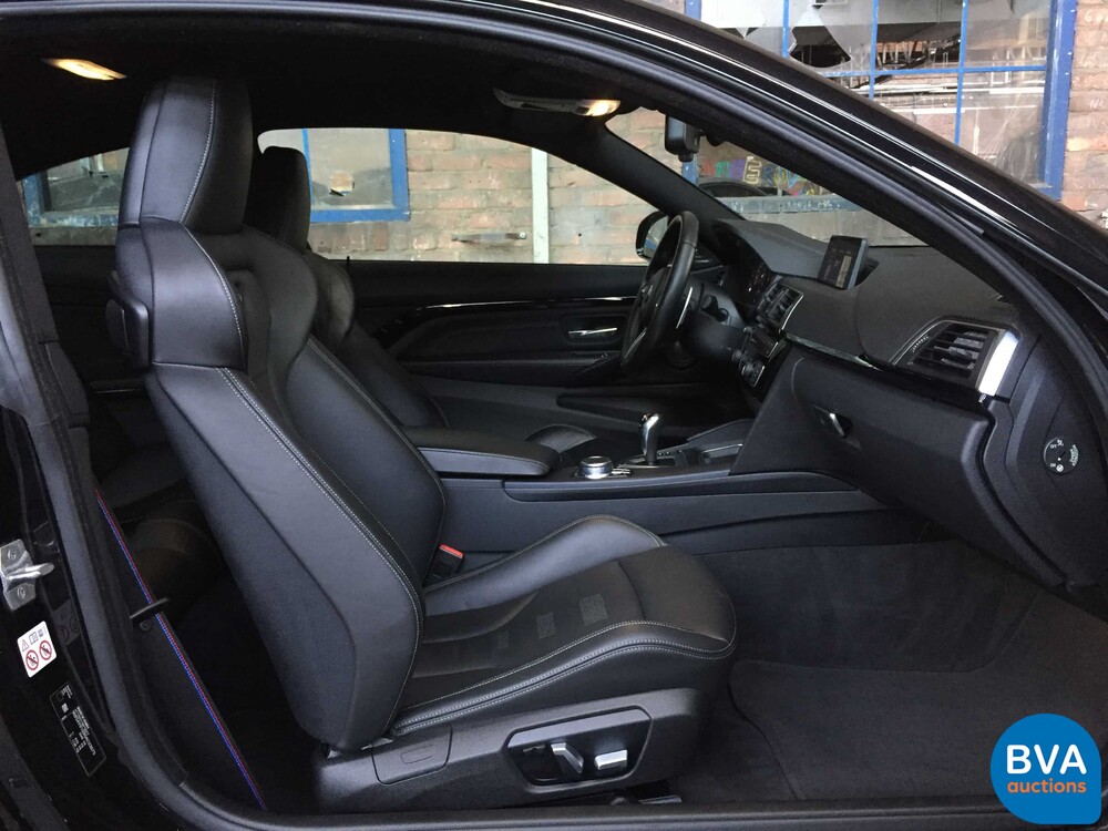 BMW M4 Competition 450pk Drivelogic Coupe 4-serie 2018 M-Performance