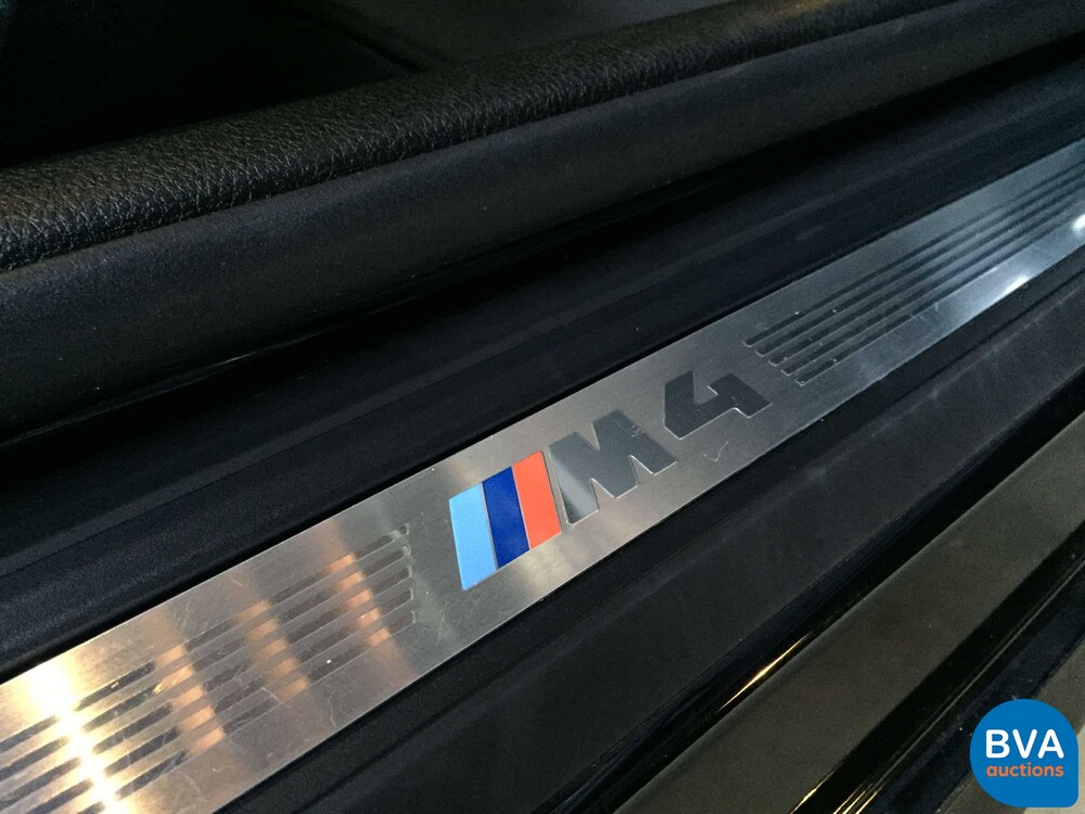 BMW M4 Competition 450pk Drivelogic Coupe 4-serie 2018 M-Performance