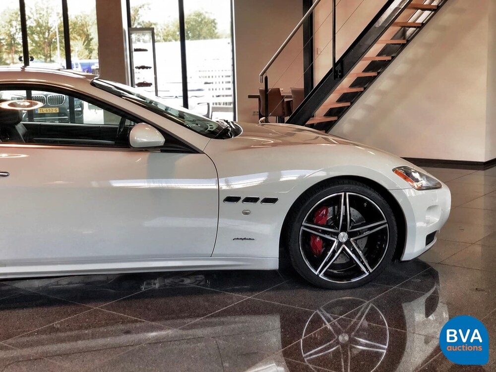 Maserati Gran Turismo S 4.7 2011 439pk V8