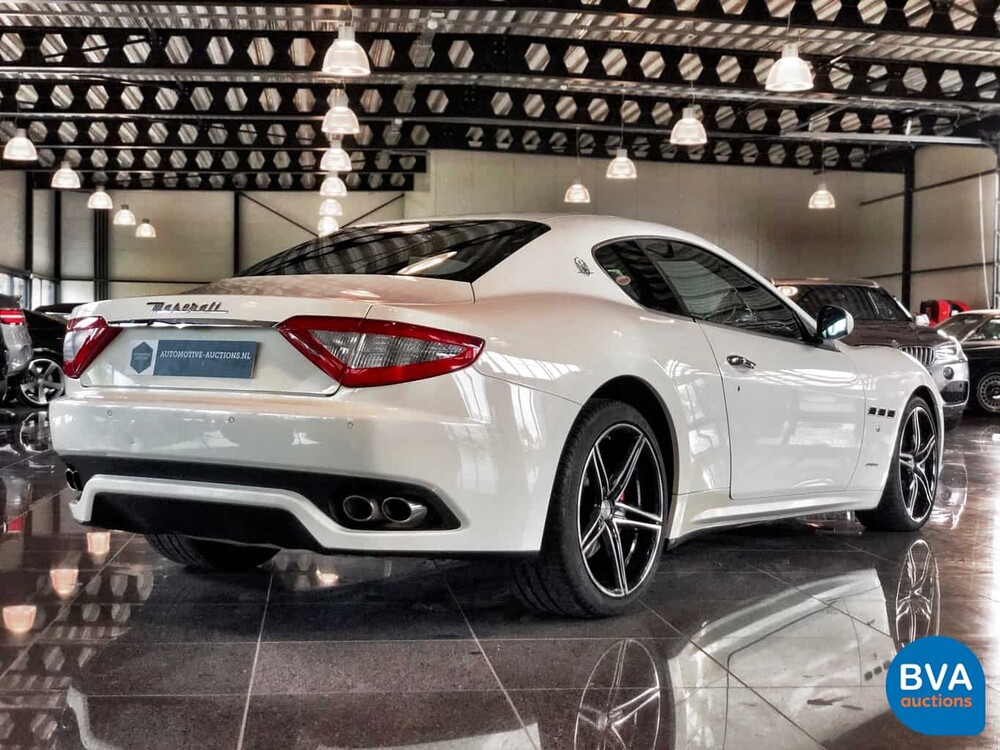 Maserati Gran Turismo S 4.7 2011 439pk V8