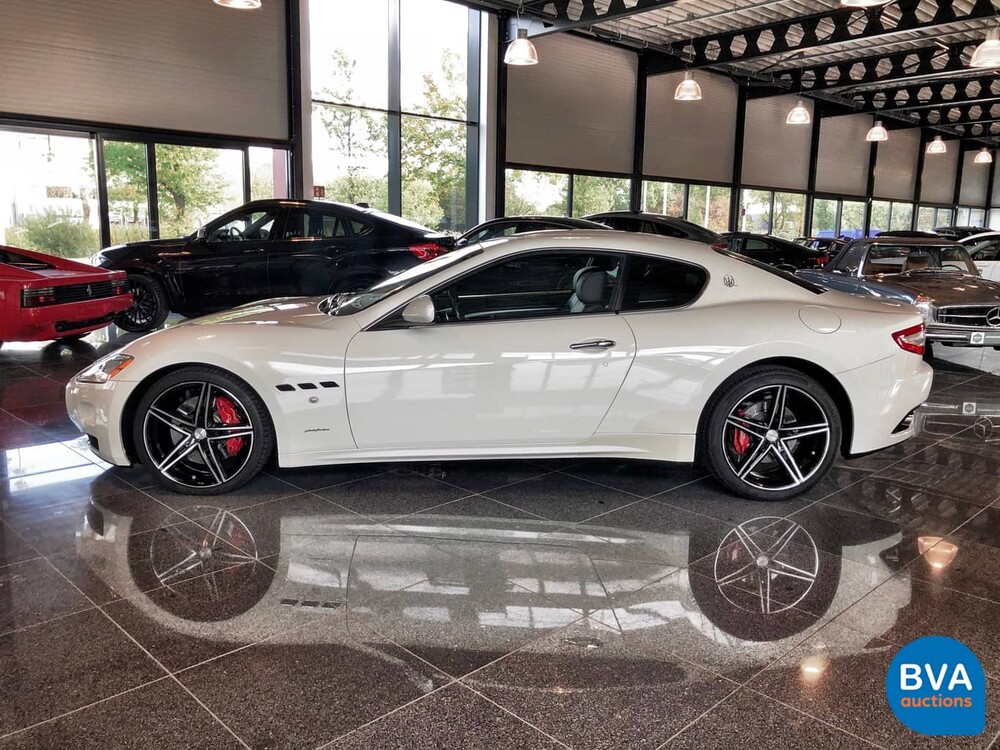 Maserati Gran Turismo S 4.7 2011 439pk V8