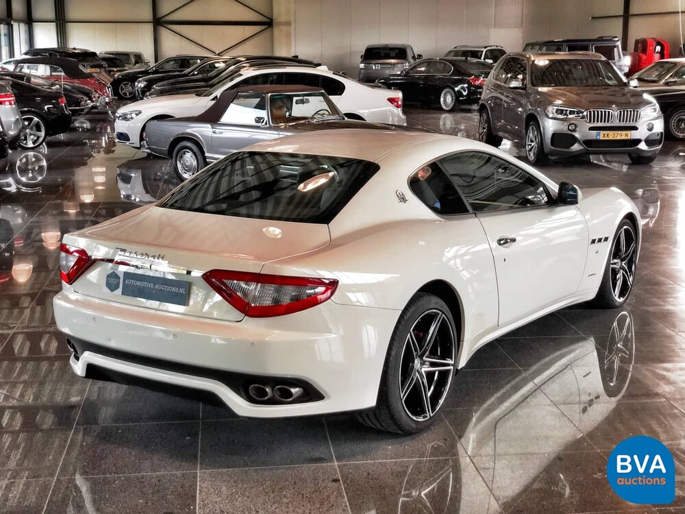 Maserati Gran Turismo S 4.7 2011 439pk V8
