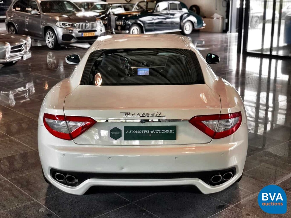 Maserati Gran Turismo S 4.7 2011 439pk V8