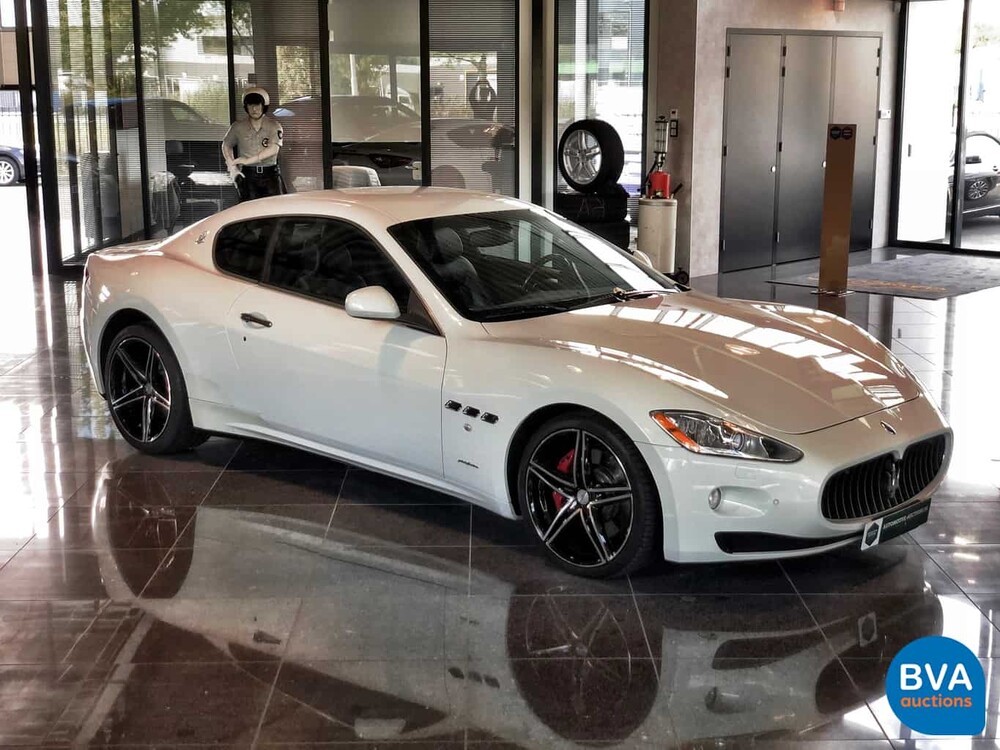 Maserati Gran Turismo S 4.7 2011 439pk V8