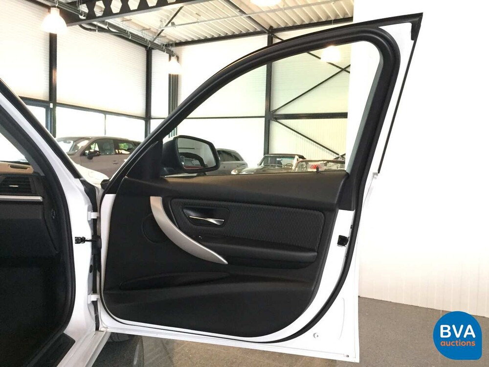 BMW 318i Sedan 136pk 3-serie 2015 -Facelift-, TZ-591-B
