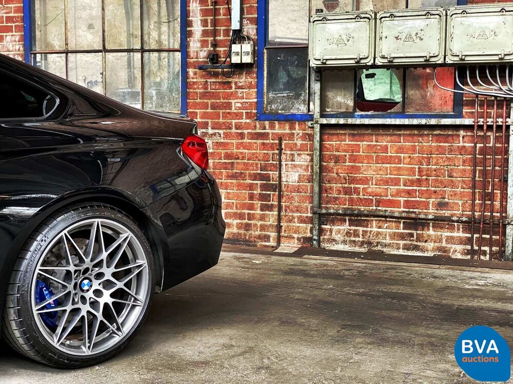 BMW M4 Competition 450pk Drivelogic Coupe 4-serie 2018 M-Performance