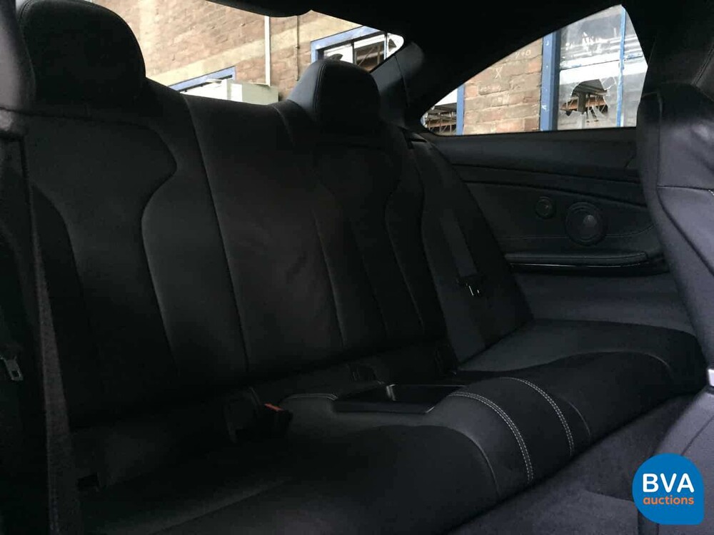 BMW M4 Competition 450pk Drivelogic Coupe 4-serie 2018 M-Performance