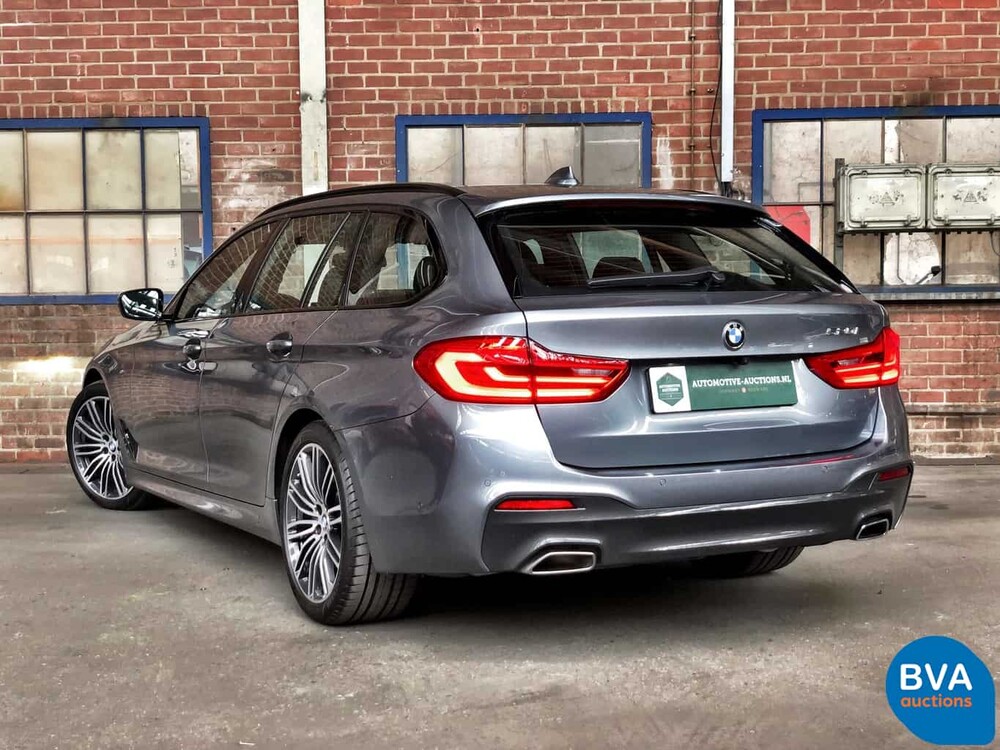 BMW 520i Touring M-Sport Garantie 184pk 5-Serie 2019, G-054-TT