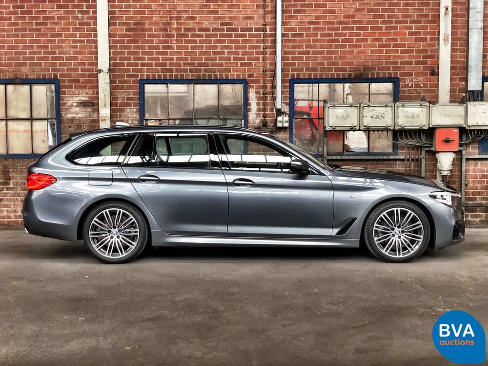 BMW 520i Touring M-Sport Garantie 184pk 5-Serie 2019, G-054-TT