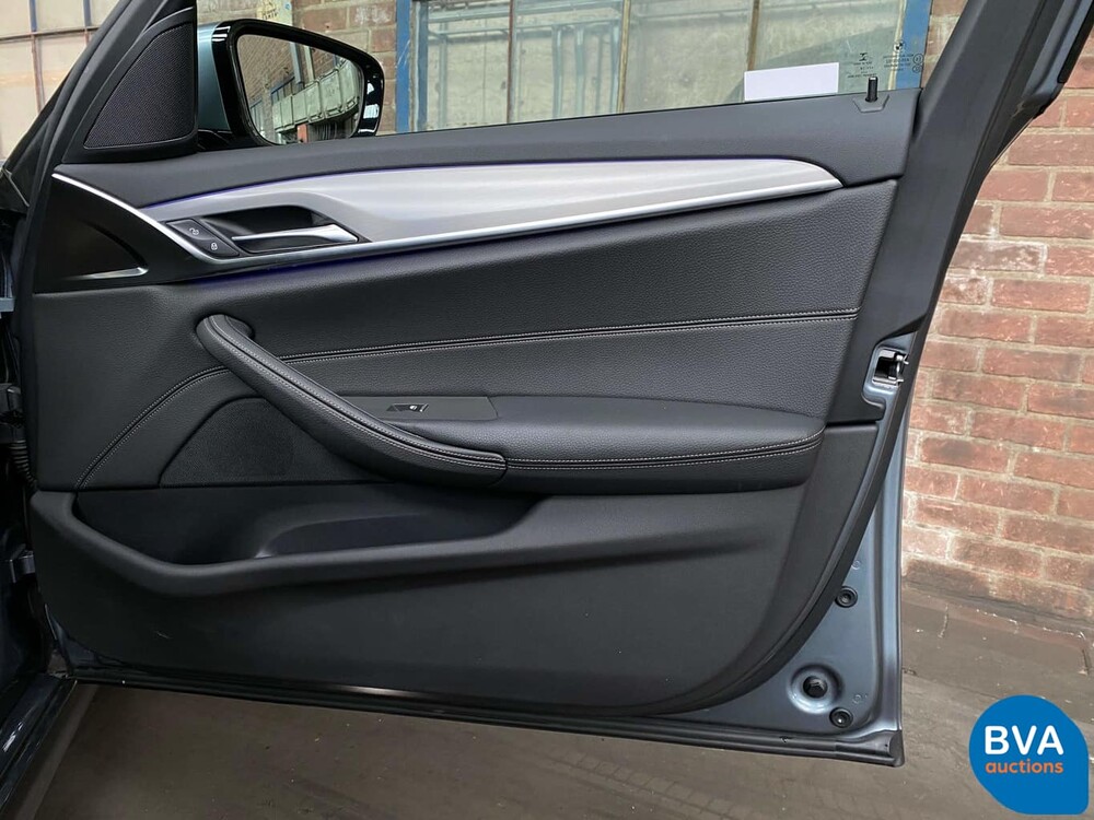 BMW 520i Touring M-Sport Garantie 184pk 5-Serie 2019, G-054-TT