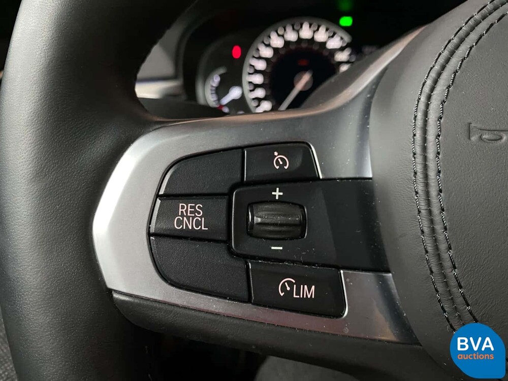 BMW 520i Touring M-Sport Garantie 184pk 5-Serie 2019, G-054-TT