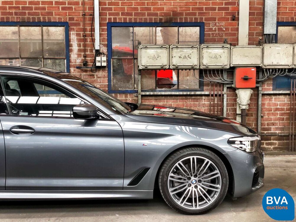 BMW 520i Touring M-Sport Garantie 184pk 5-Serie 2019, G-054-TT
