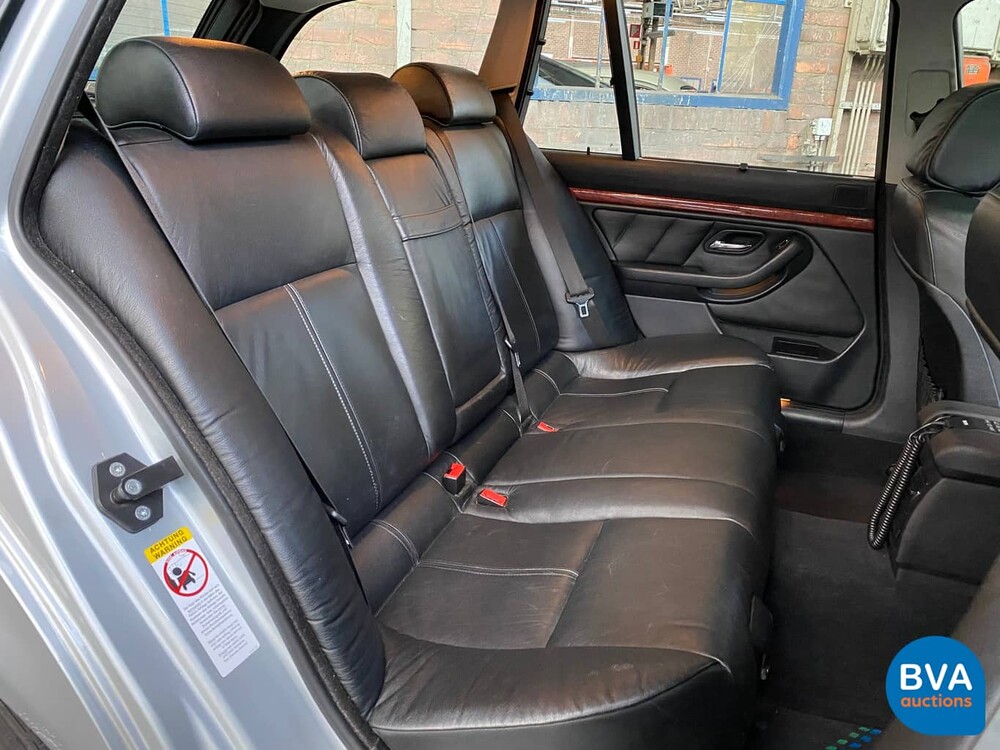 BMW Alpina B10 4.6 Touring 347pk E39 Youngtimer, NL-kenteken