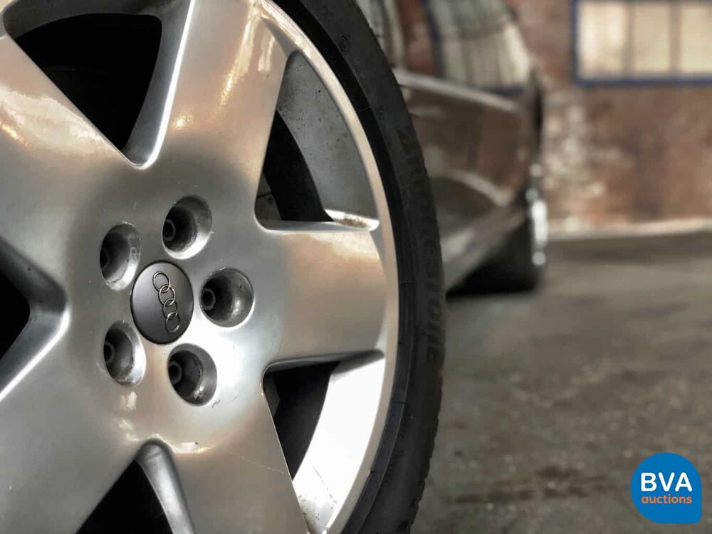 Audi A8 3.7 V8 Quattro Exclusive 280 PS 2003, TP-578-L.