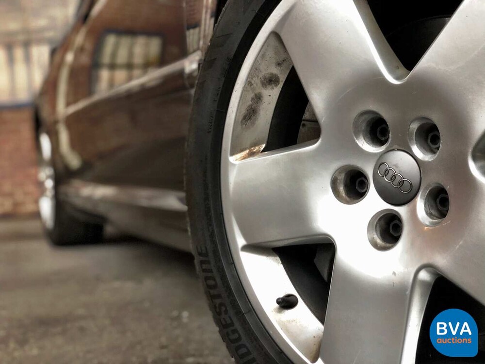 Audi A8 3.7 V8 Quattro Exclusive 280 PS 2003, TP-578-L.