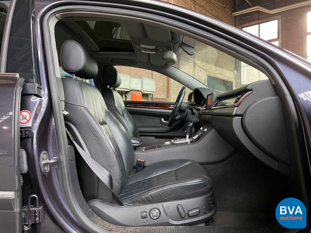 Audi A8 3.7 V8 Quattro Exclusive 280 PS 2003, TP-578-L.