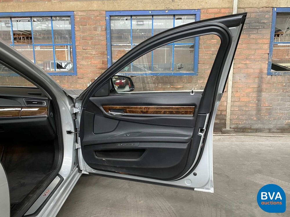 BMW 760i V12 544pk Steptronic8 7-Serie 2009, 66-LPL-2