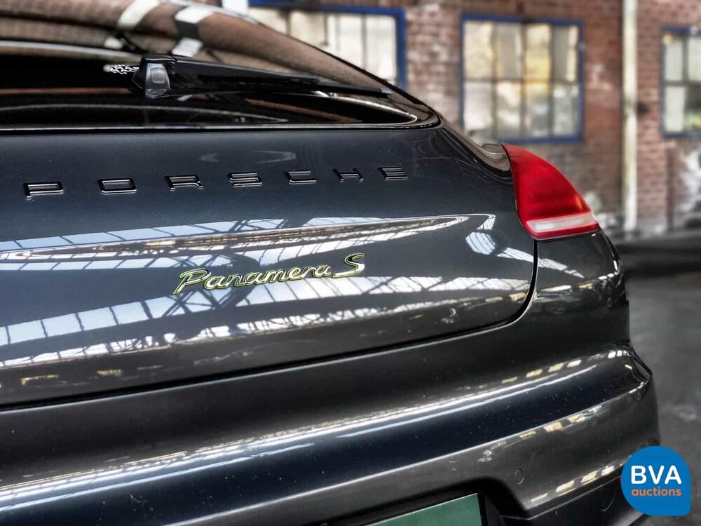 Porsche Panamera 3.0 S E-Hybrid 416hp Sport-Chrono 2014 Hybrid.