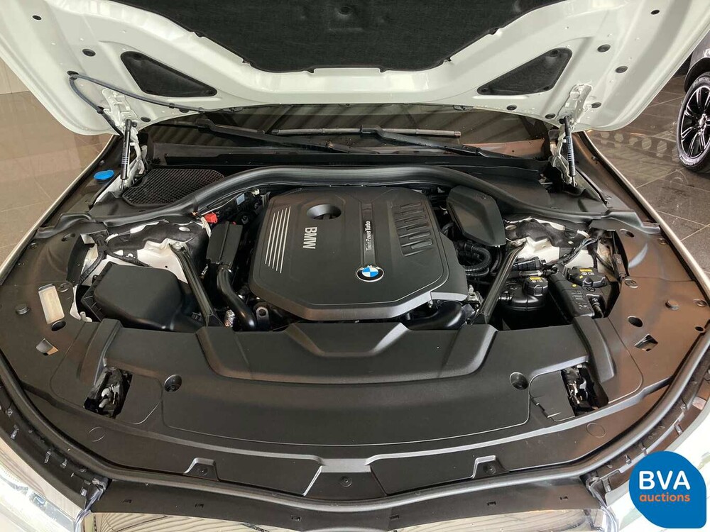 BMW 740i 326 PS Individuelle Shadow-Line Carbon NW-Modell 7er 2016.