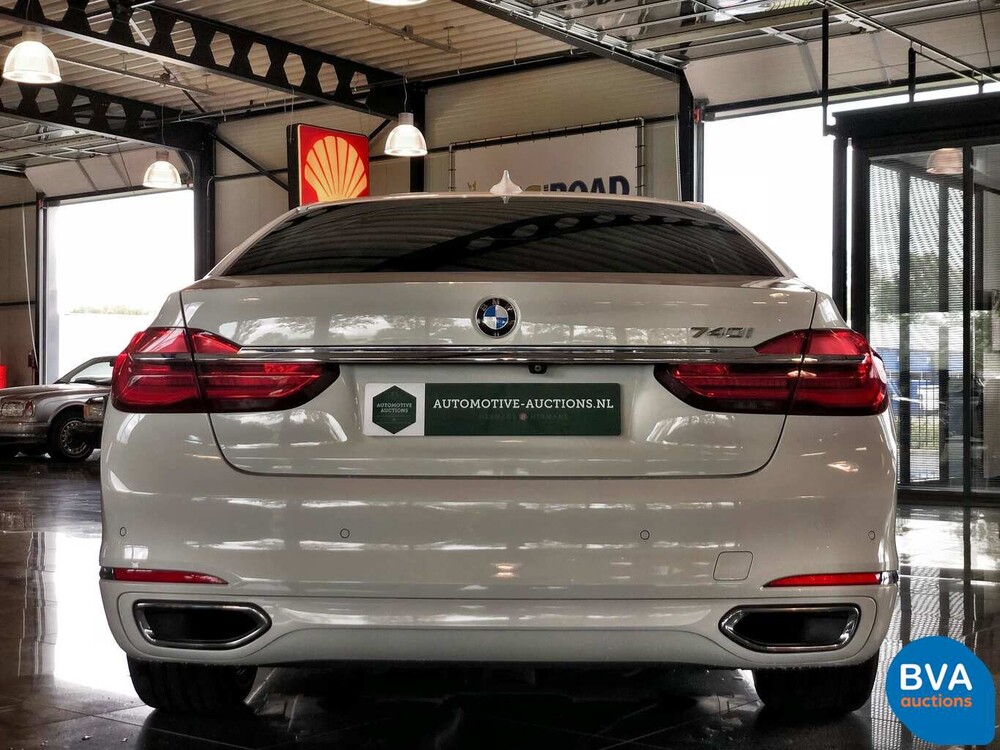 BMW 740i 326 PS Individuelle Shadow-Line Carbon NW-Modell 7er 2016.