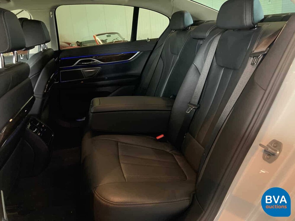 BMW 740i 326 PS Individuelle Shadow-Line Carbon NW-Modell 7er 2016.