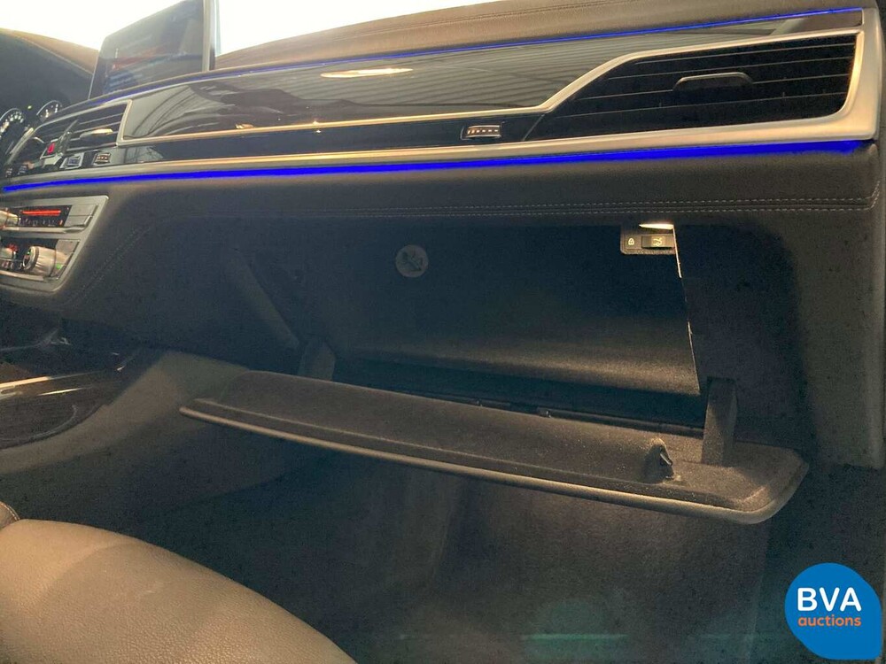 BMW 740i 326 PS Individuelle Shadow-Line Carbon NW-Modell 7er 2016.