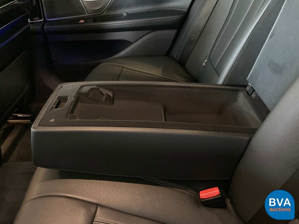 BMW 740i 326 PS Individuelle Shadow-Line Carbon NW-Modell 7er 2016.