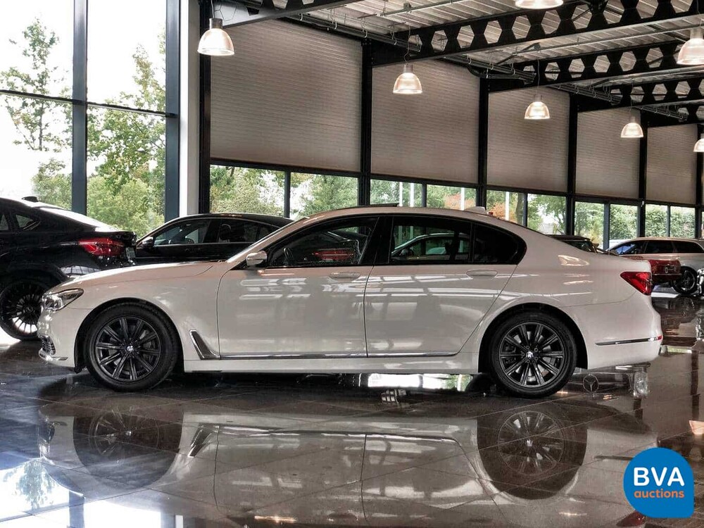 BMW 740i 326 PS Individuelle Shadow-Line Carbon NW-Modell 7er 2016.