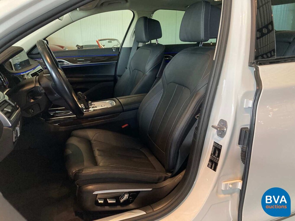 BMW 740i 326 PS Individuelle Shadow-Line Carbon NW-Modell 7er 2016.