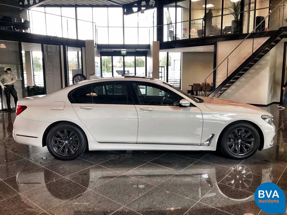 BMW 740i 326 PS Individuelle Shadow-Line Carbon NW-Modell 7er 2016.