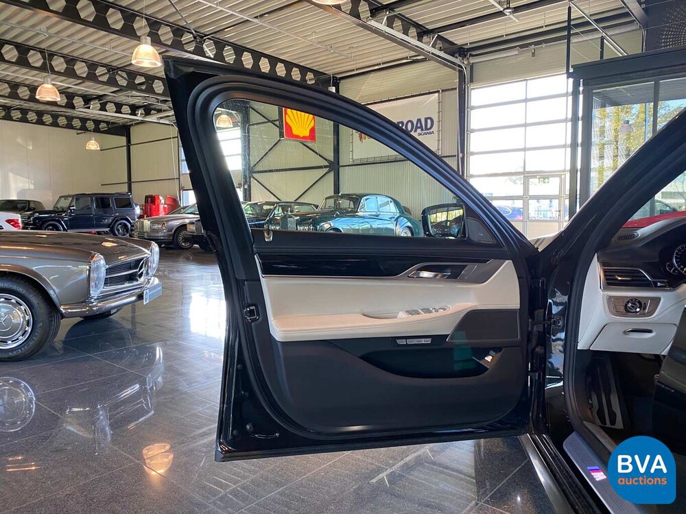 BMW 750i M-Sport V8 449 PS 2016 Neues Modell 7er, SF-076-R.