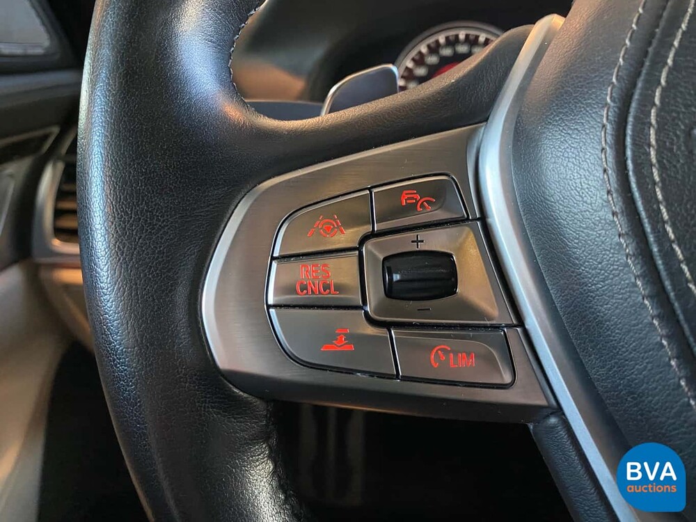 BMW 750i M-Sport V8 449 PS 2016 Neues Modell 7er, SF-076-R.