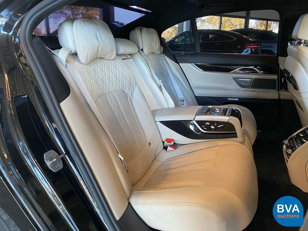 BMW 750i M-Sport V8 449 PS 2016 Neues Modell 7er, SF-076-R.