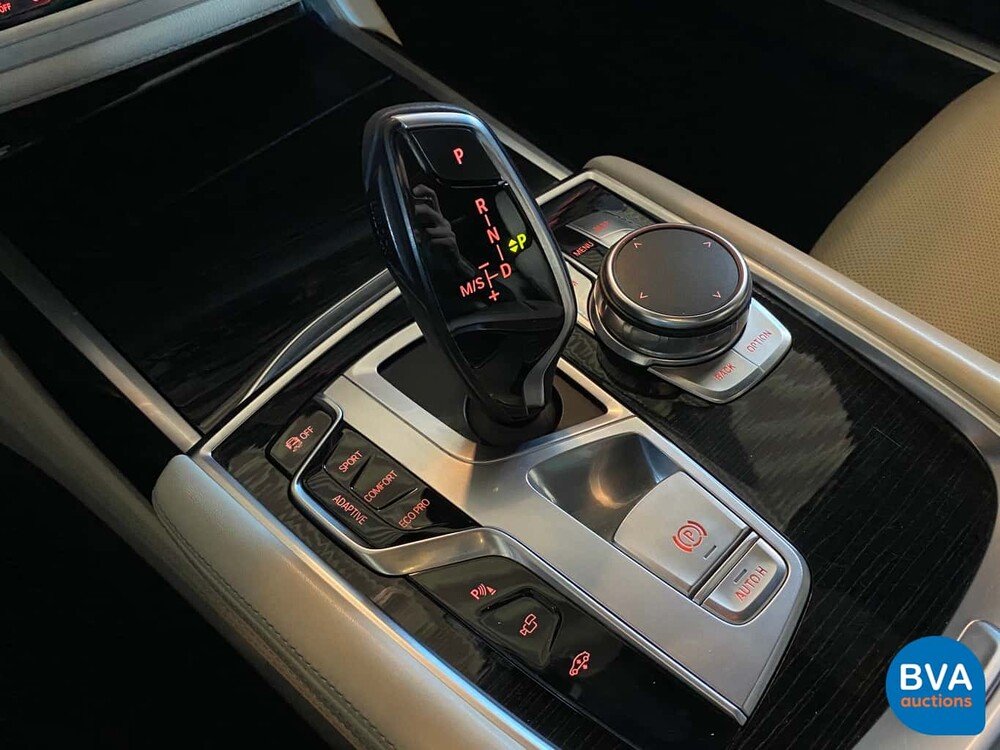 BMW 750i M-Sport V8 449 PS 2016 Neues Modell 7er, SF-076-R.