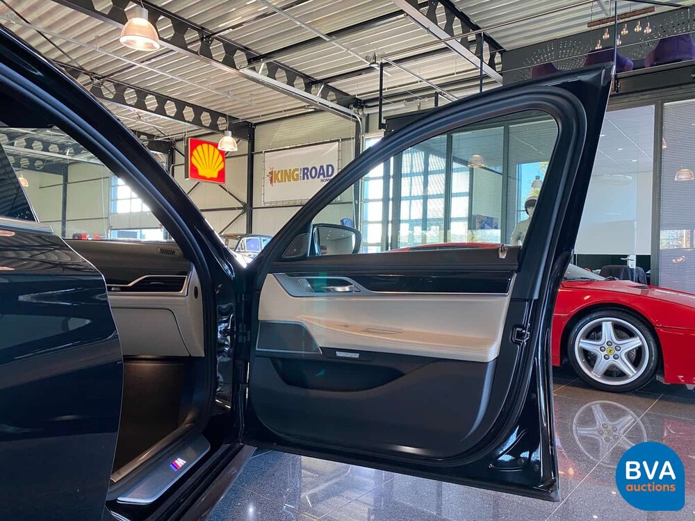 BMW 750i M-Sport V8 449 PS 2016 Neues Modell 7er, SF-076-R.