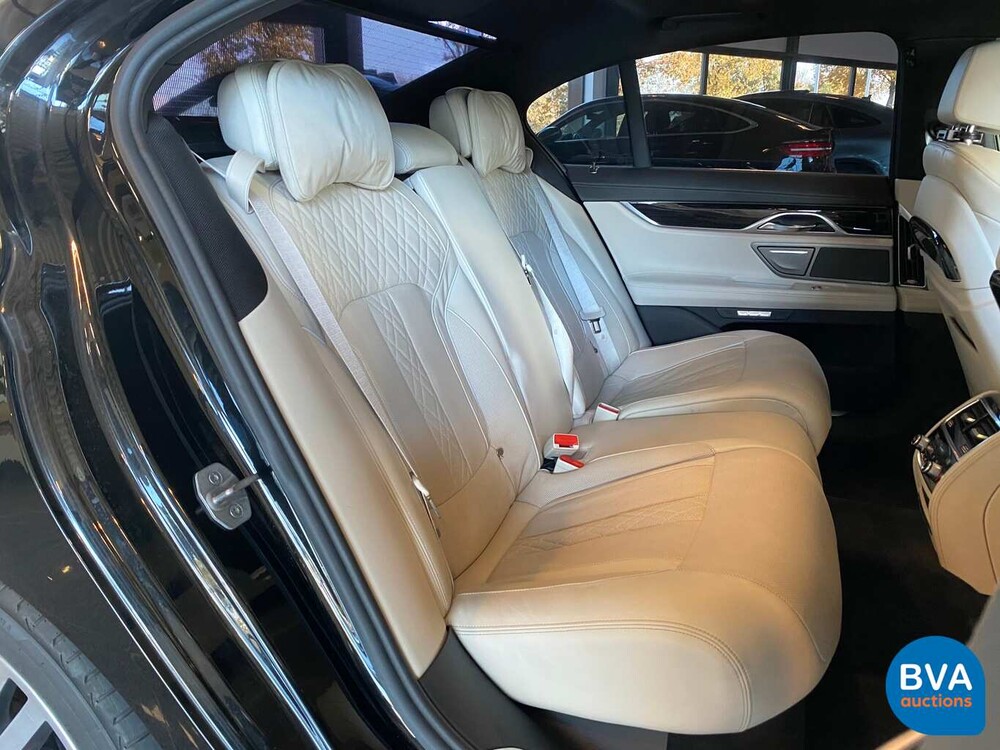 BMW 750i M-Sport V8 449 PS 2016 Neues Modell 7er, SF-076-R.