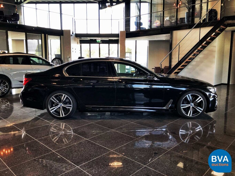 BMW 750i M-Sport V8 449 PS 2016 Neues Modell 7er, SF-076-R.