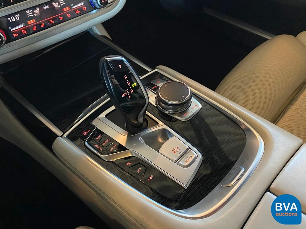 BMW 750i M-Sport V8 449 PS 2016 Neues Modell 7er, SF-076-R.