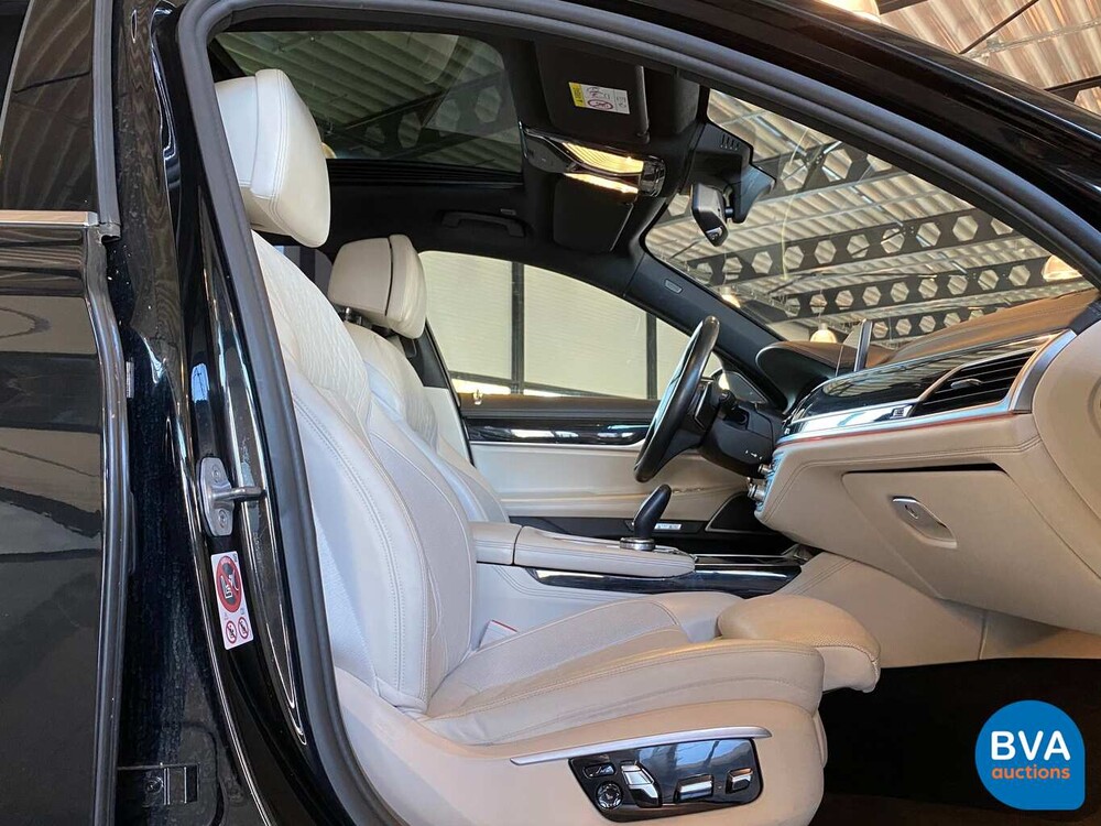 BMW 750i M-Sport V8 449 PS 2016 Neues Modell 7er, SF-076-R.