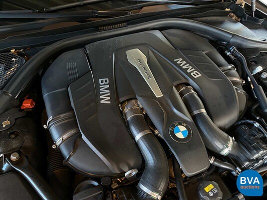 BMW 750i M-Sport V8 449 PS 2016 Neues Modell 7er, SF-076-R.