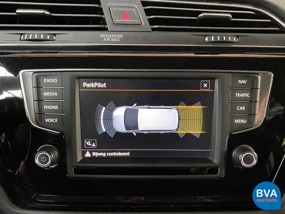 Volkswagen Touran 2.0 TDI Highline DSG 150pk 2016 -7 PERS-, JD-880-V