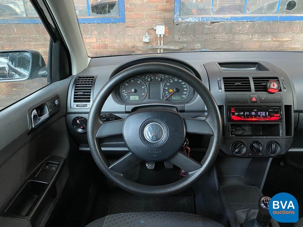 Volkswagen Polo 1.4 16V 75pk 2004, 73-ZKZ-5