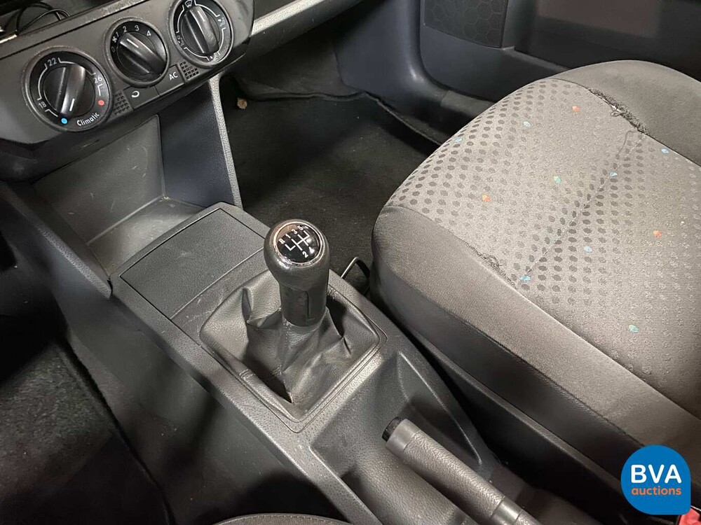 Volkswagen Polo 1.4 16V 75pk 2004, 73-ZKZ-5