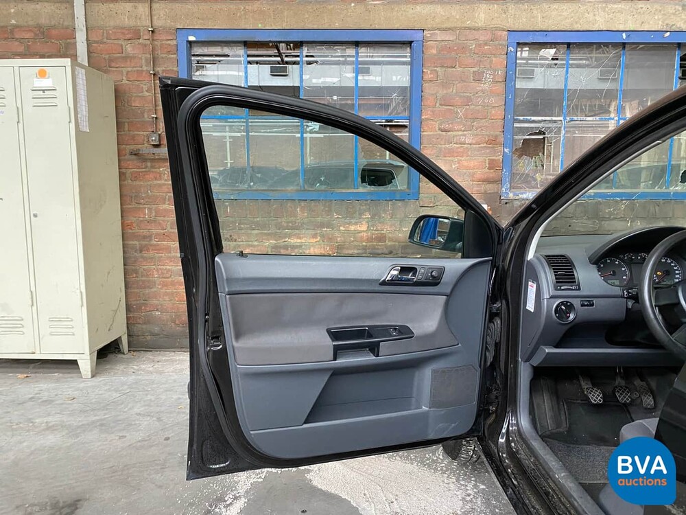 Volkswagen Polo 1.4 16V 75pk 2004, 73-ZKZ-5