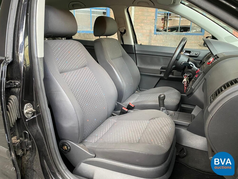 Volkswagen Polo 1.4 16V 75pk 2004, 73-ZKZ-5